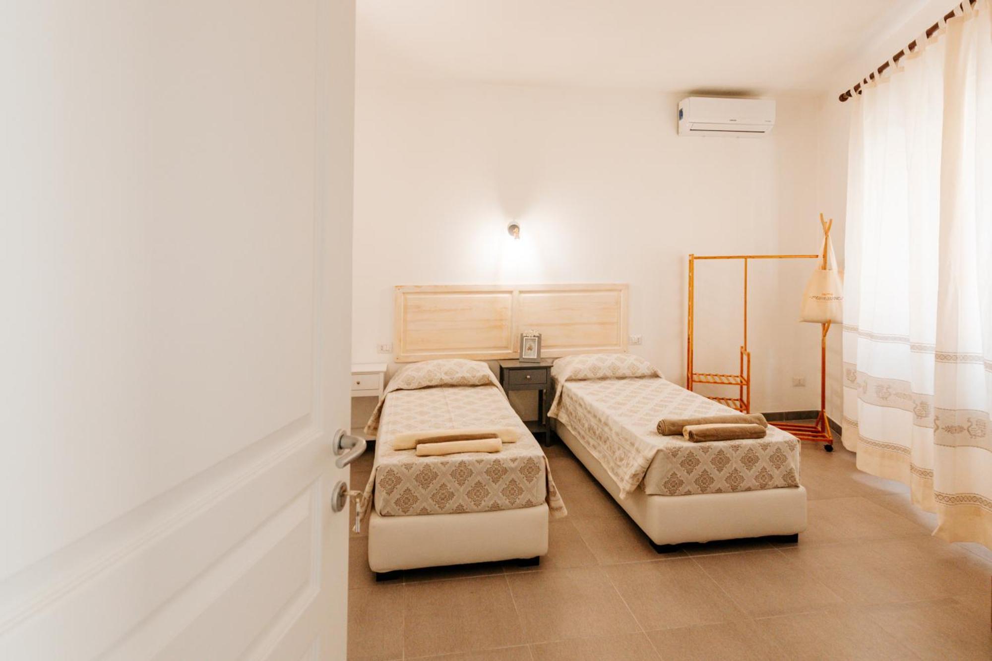 Domo Mediterranea Affittacamere-Guest House SantʼAntìoco Zewnętrze zdjęcie