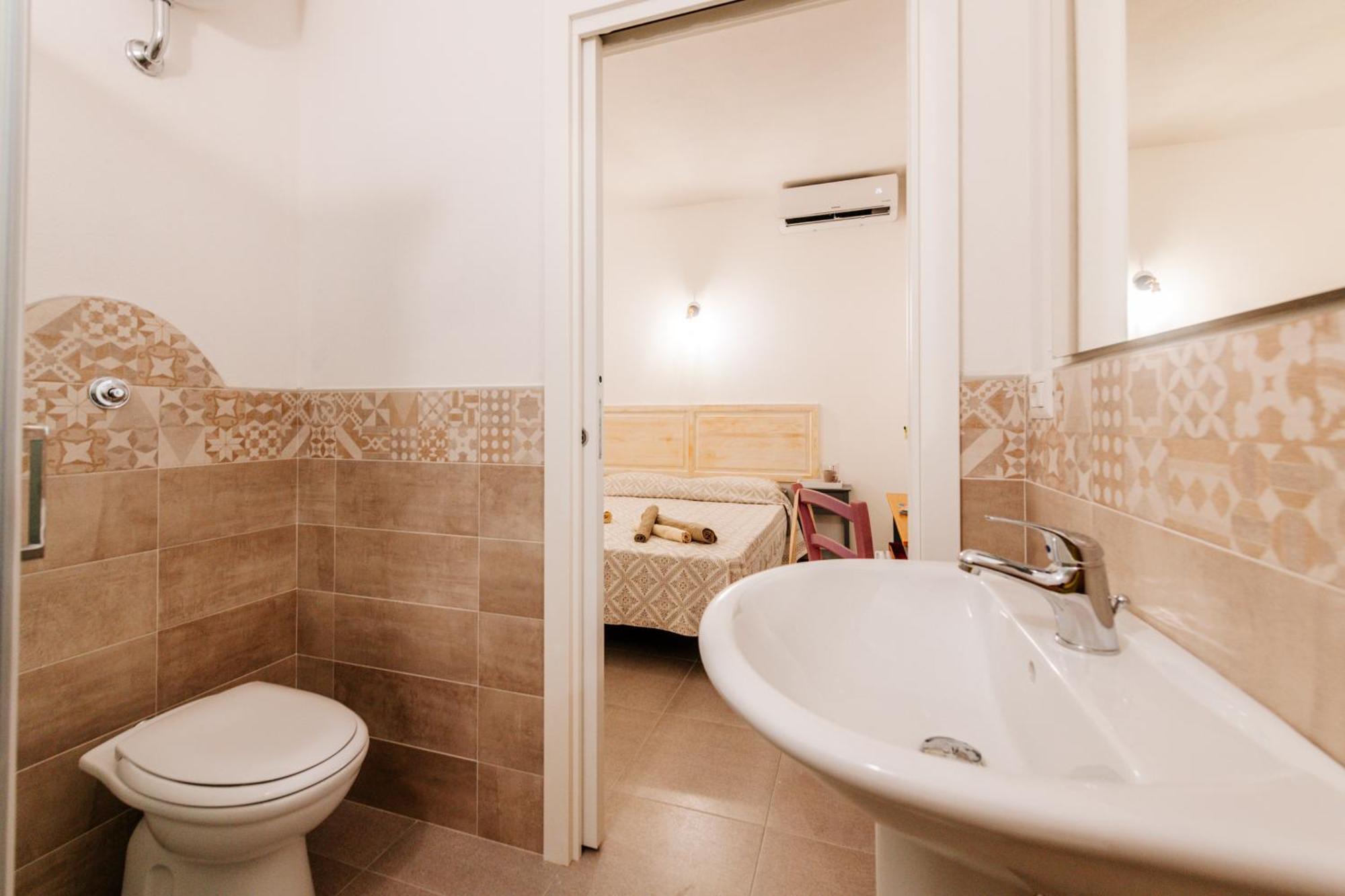 Domo Mediterranea Affittacamere-Guest House SantʼAntìoco Zewnętrze zdjęcie